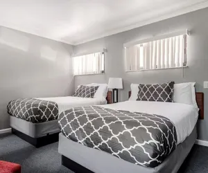 Photo 5 - Warm Private Room in Detroit for Up to 4 w/ Wifi