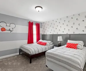 Photo 4 - Family Reunion 10br Villa Pool/spa Near Disney!