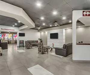 Photo 5 - Suburban Studios Salt Lake City Airport