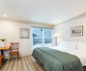 Photo 2 - Mountainside Inn 202 1 Bedroom Hotel Room by Alpine Lodging Telluride