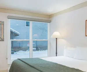Photo 3 - Mountainside Inn 202 1 Bedroom Hotel Room by Alpine Lodging Telluride