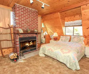 Photo 5 - Fawnskin Lakeside Cabin