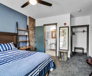 Photo 5 - Webber Hotel