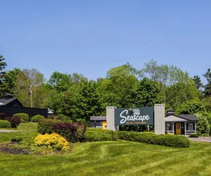 Photo 2 - Seascape Motel & Cottages