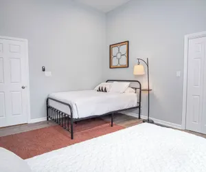 Photo 4 - Charming 3br/2ba Gem Close to Downtown/ Riverwalk