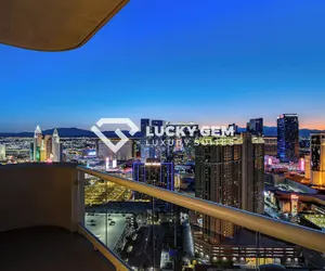 Photo 2 - Lucky Gem Penthouse Suites at Signature