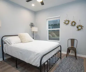 Photo 4 - Don't Miss Dynamic 4br/2ba Near Jolly Riverwalk