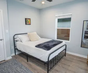 Photo 5 - Don't Miss Dynamic 4br/2ba Near Jolly Riverwalk