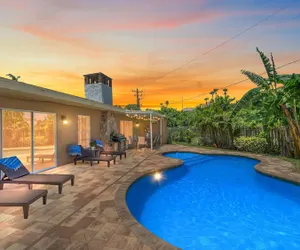 Photo 2 - Paradise Palace 4 Bedroom Home by RedAwning