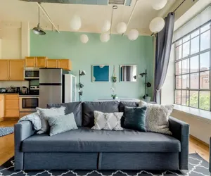 Photo 5 - ASK FOR Discount-hip Vibrant 2BR Parking Wifi