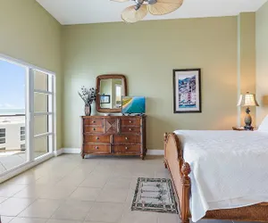 Photo 3 - Crescent Siesta Key Charmer 3 Bedroom Condo by RedAwning