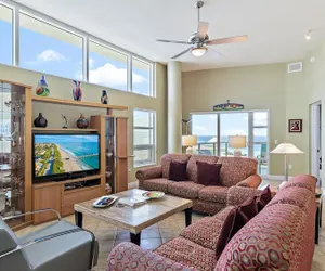 Photo 2 - Crescent Siesta Key Charmer 3 Bedroom Condo by RedAwning