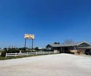 Photo 2 - Royal Rest Motel