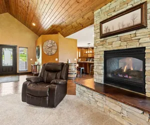 Photo 4 - Larkspur Hills 5BR Villa w Hot Tub