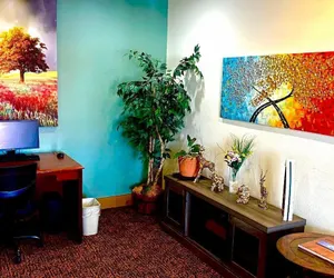 Photo 2 - Park View Inn & Suites Hoisington