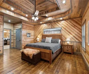 Photo 4 - Heartland Retreat 4 Bedroom Cabin by Redawning