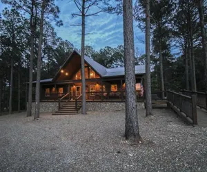 Photo 2 - Heartland Retreat 4 Bedroom Cabin by Redawning