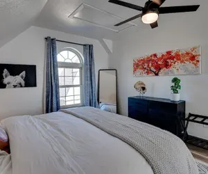 Photo 3 - Private Guesthouse With Deluxe Home Theater 1 Bedroom Home by RedAwning