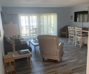 Photo 2 - Bayside Retreat in Manasota Key