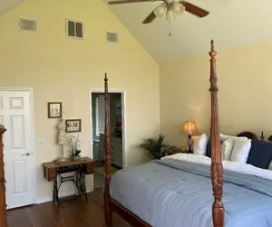 Photo 3 - Wiley House Bed and Breakfast