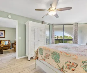Photo 4 - Ocean Hibiscus Oceanfront Resort