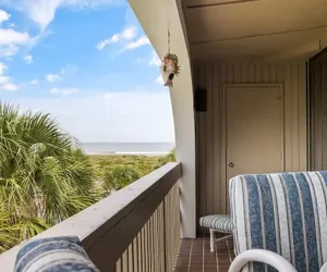 Photo 2 - Ocean Hibiscus Oceanfront Resort