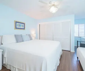 Photo 3 - Sea Forever Cozy Oceanfront Condo