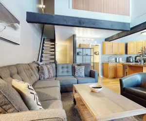 Photo 2 - Sherwin Villas Retreat