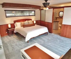 Photo 5 - The Belmont Beach Bungalow Pool & Hot Tub!