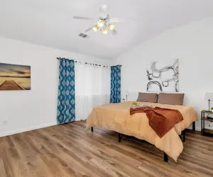 Photo 3 - New Listing University Pastoral