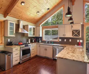 Photo 5 - Luxury Tahoe Chalet Minutes to Dining
