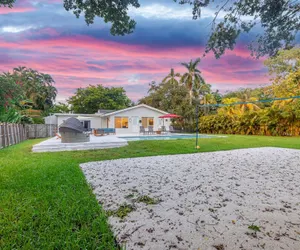 Photo 4 - Boho Villa 4BR Villa With Canal View Sand VB CT