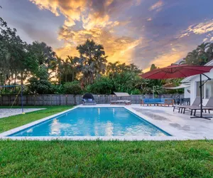 Photo 5 - Boho Villa 4BR Villa With Canal View Sand VB CT