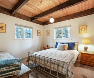 Photo 3 - Christmas Valley Chalet Tahoe Adventure Awaits!
