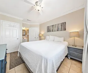 Photo 4 - Royal Palms 1303