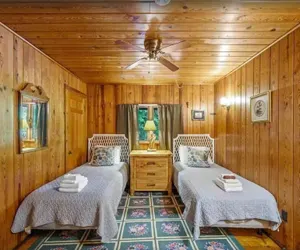 Photo 3 - Little Greenbriar Lodge
