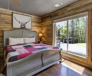 Photo 3 - Rustic Hideaway!