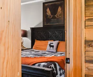 Photo 4 - Rustic Hideaway!