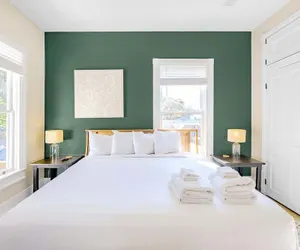 Photo 5 - Aerie Loft: Cozy 1-bedroom Retreat in Biloxi, Perfect for Couples!