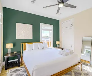 Photo 2 - Aerie Loft: Cozy 1-bedroom Retreat in Biloxi, Perfect for Couples!