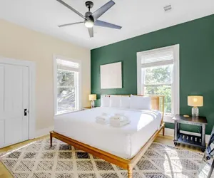 Photo 4 - Aerie Loft: Cozy 1-bedroom Retreat in Biloxi, Perfect for Couples!