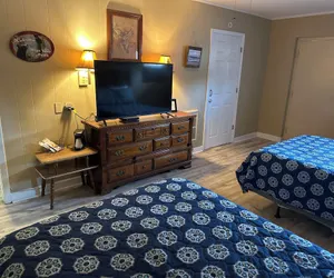 Photo 3 - Sportsman's Lodge