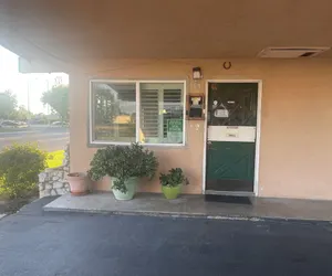 Photo 2 - Town House Motel