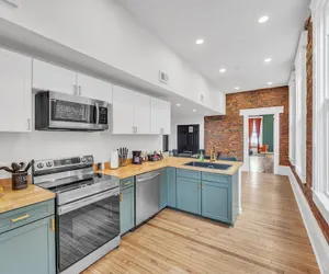 Photo 5 - 2 King/3 Bath, Toddler Friendly, Free Parking/laundry 2 Bedroom Duplex by Redawning