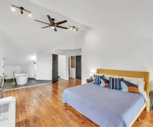 Photo 3 - 2 King/3 Bath, Toddler Friendly, Free Parking/laundry 2 Bedroom Duplex by Redawning