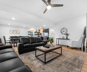 Photo 2 - Cedar Shores 7 Bedroom Home by RedAwning