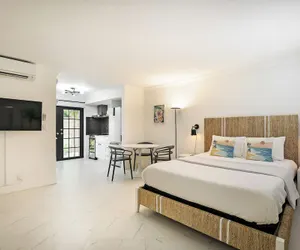 Photo 4 - La Mer Suites