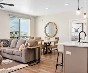 Photo 2 - Lagoon Breeze 2 Bedroom Condo