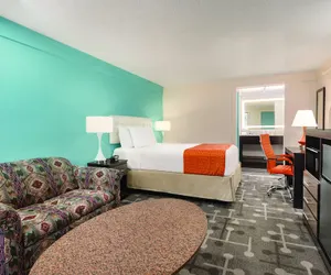 Photo 2 - Dover Inn & Suites