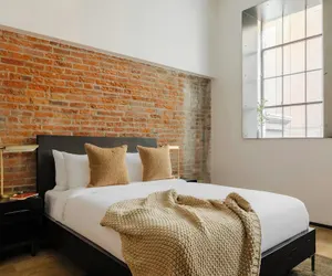 Photo 2 - Sonder by Marriott Bonvoy RailSpur Apartments Pioneer Square
